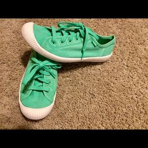 LIKE NEW! 👟 Women’s Palladium sneakers!